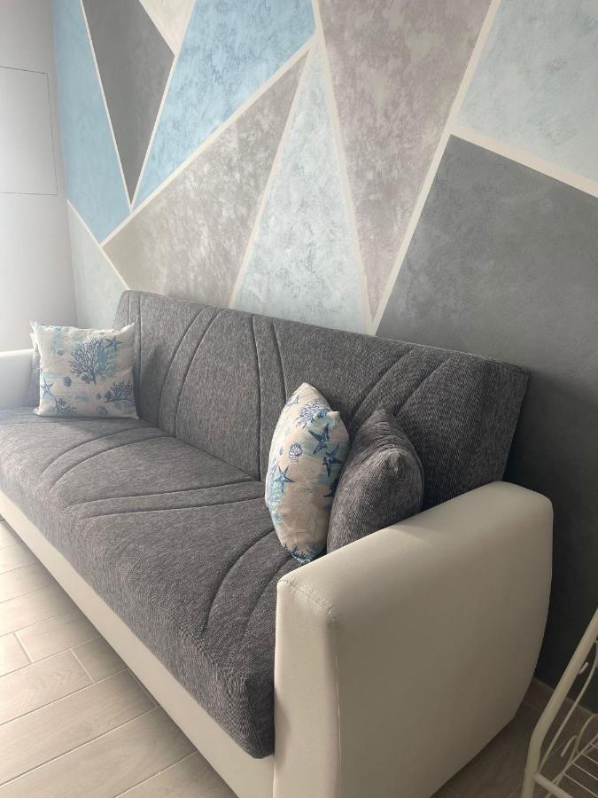 Casa Vacanze Manthy Posizione Centrale Bari Bagian luar foto