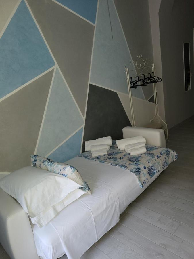 Casa Vacanze Manthy Posizione Centrale Bari Bagian luar foto