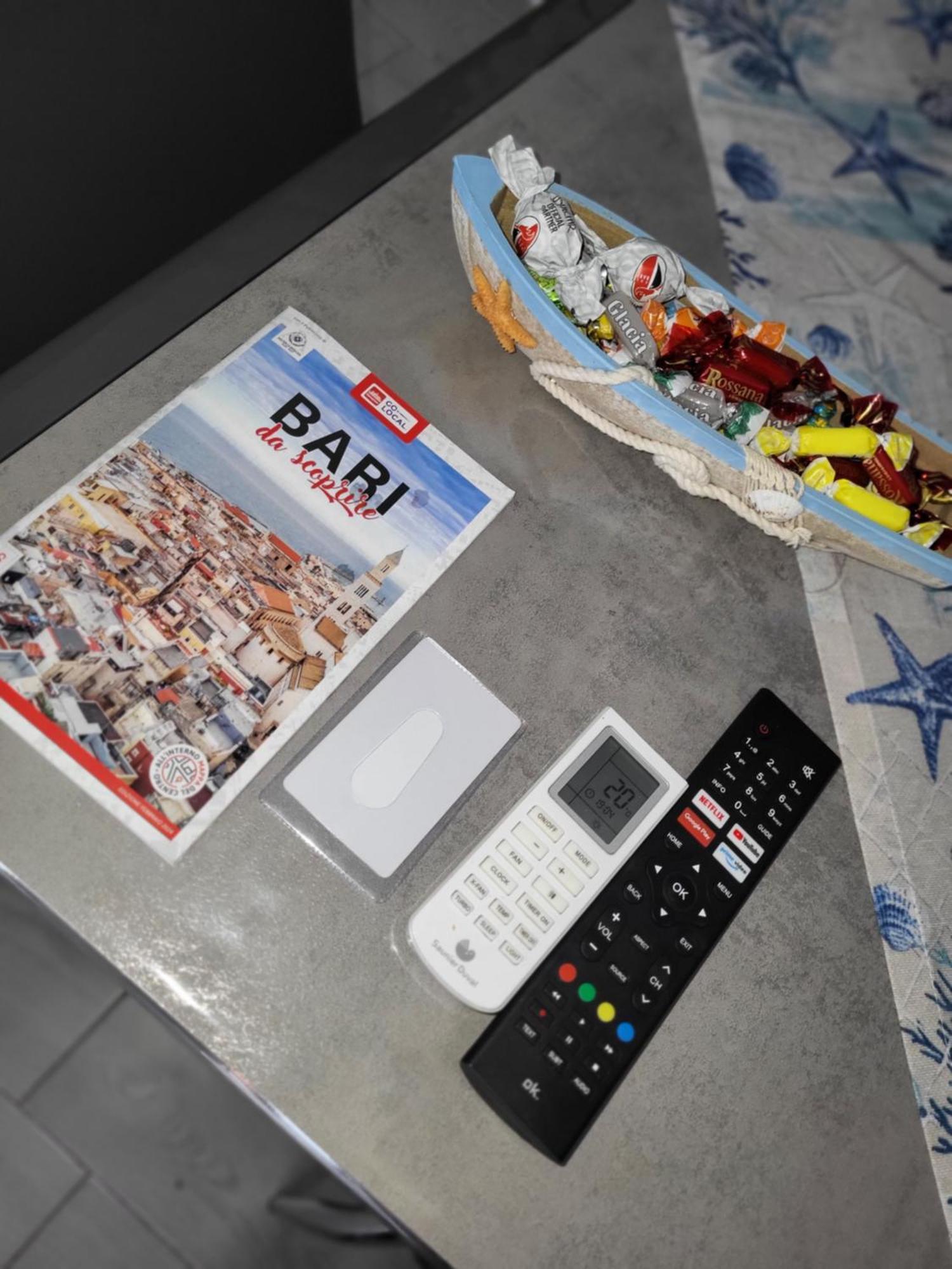 Casa Vacanze Manthy Posizione Centrale Bari Bagian luar foto