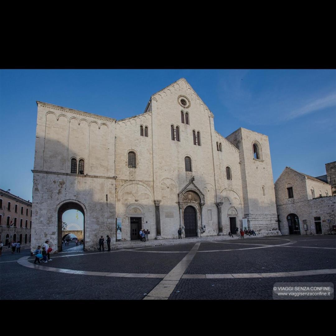 Casa Vacanze Manthy Posizione Centrale Bari Bagian luar foto