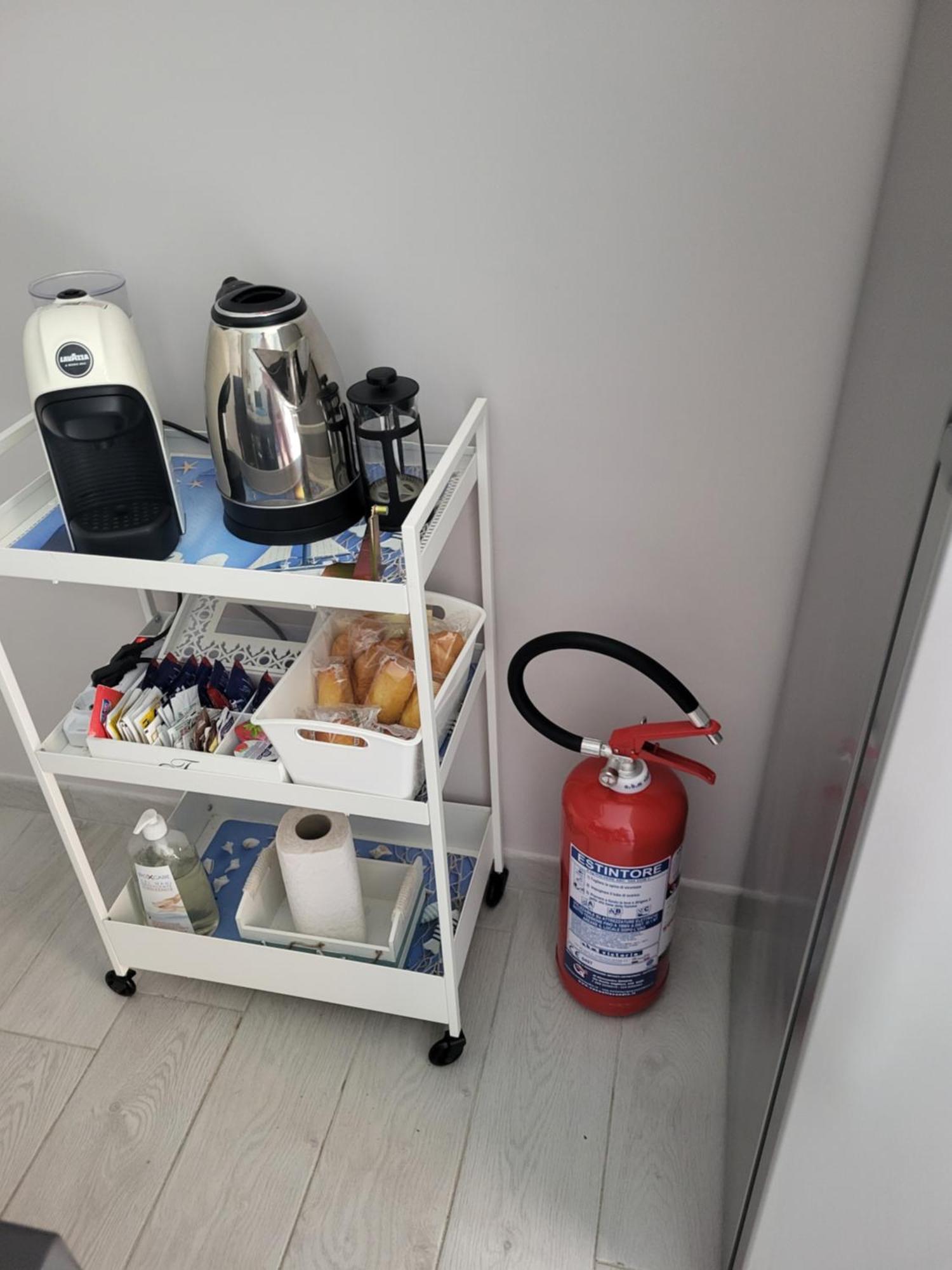 Casa Vacanze Manthy Posizione Centrale Bari Bagian luar foto